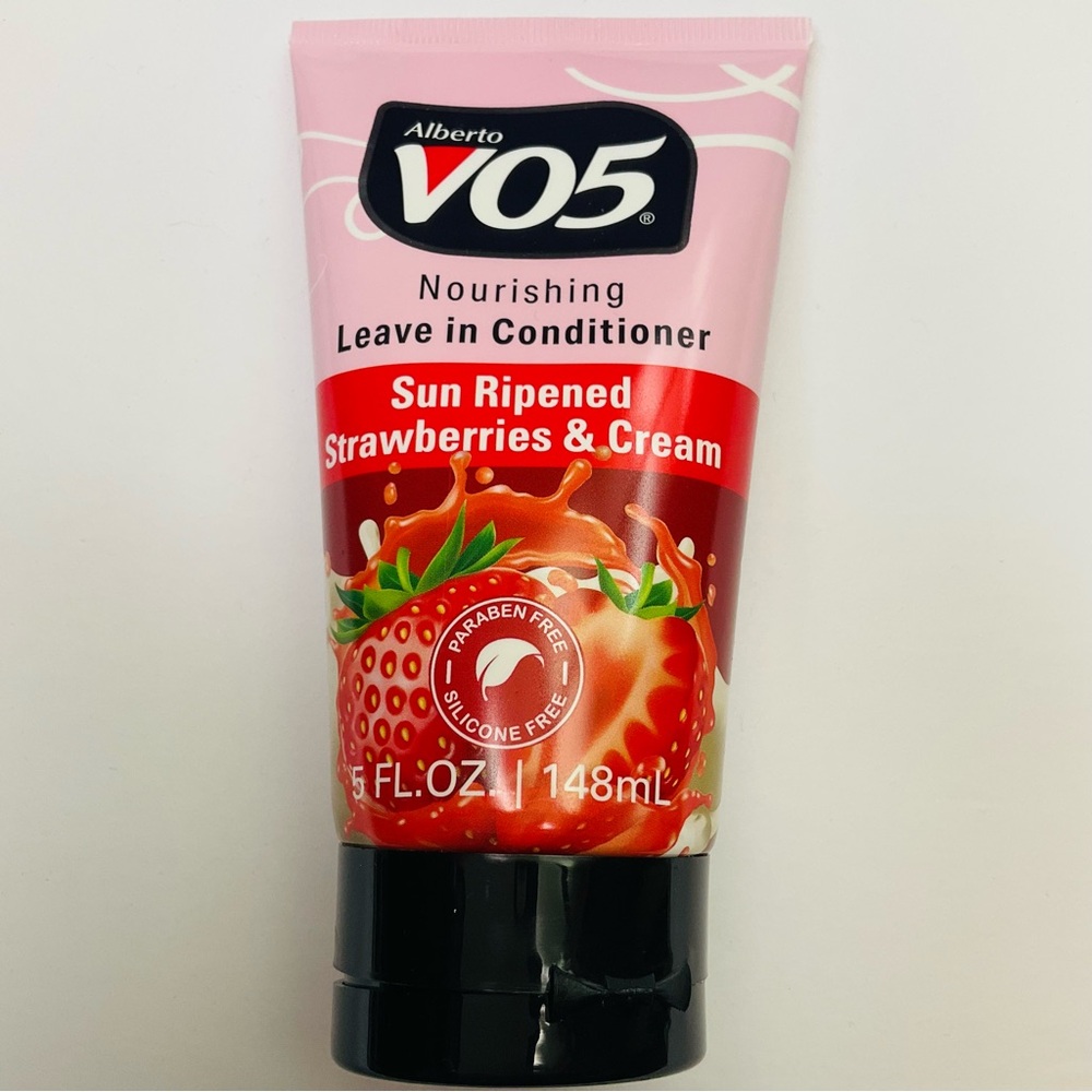 🌼4/$10🌼 NEW V05 Sun Ripened Strawberries & Cream Nourishing Leave In Conditioner
